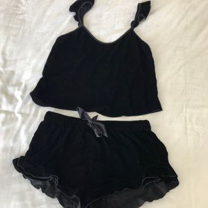 Victoria’s Secret velvet pajama set NEW w/o tags